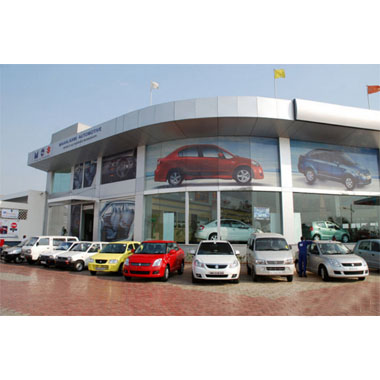 Maruti plans to double dealer outlets by 2017